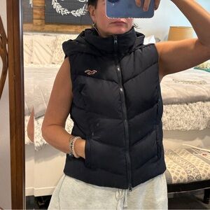 Hollister Navy Puffer Vest with Hood | Youth Large | Cozy & Cute | Boyfriend